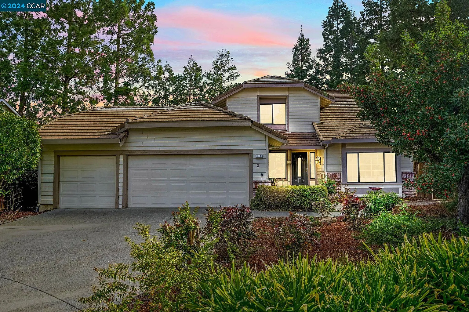 712 Twinview Pl photo 1