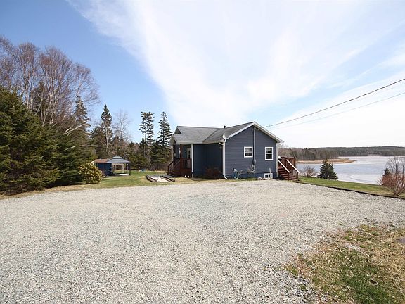 2nd image of 543 Lower River Rd