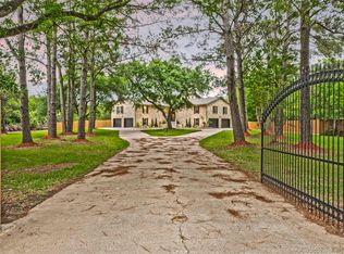 4017 Lovers Ln, Dickinson, TX 77539