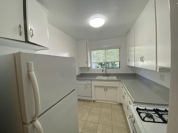 5th image of 3410 Club Dr APT 10