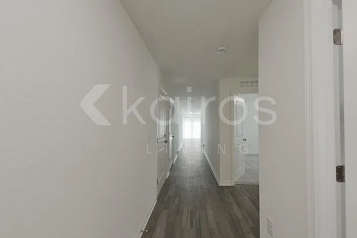 4 bed, 2.0 bath, 1650 sqft, $1,945 — Photo 2