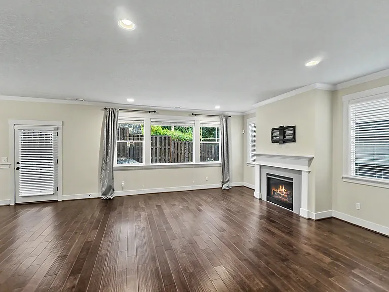 7615 Applegate Dr — Photo 11