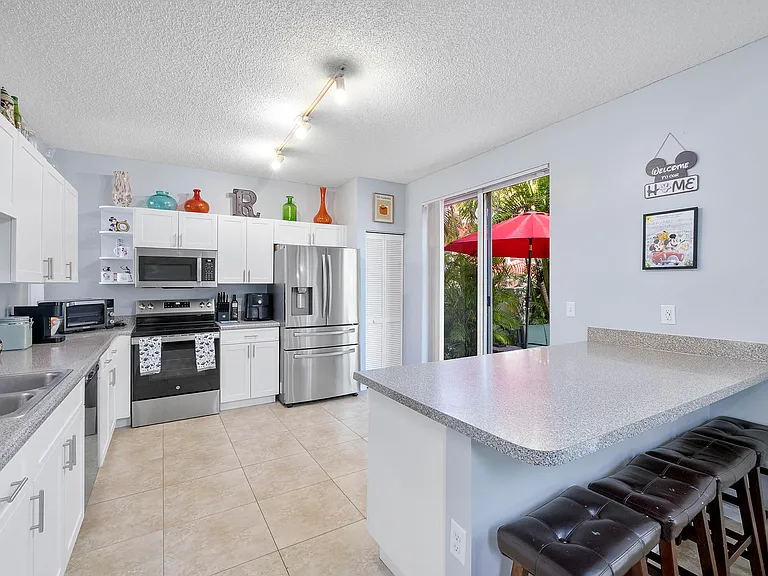 11221 NW 46th Dr — Photo 9