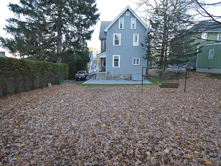 84 Crescent Ave — Photo 22