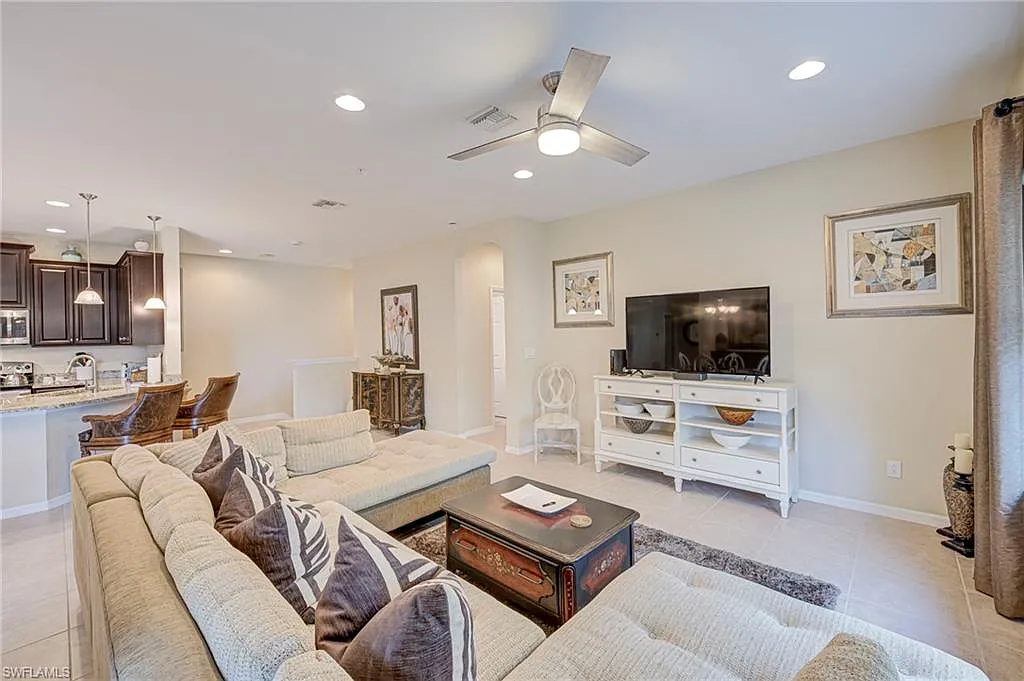 Mirasol At Coconut Point — Photo 4