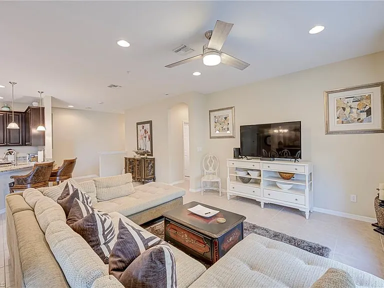 8540 Violeta St #202 — Photo 4