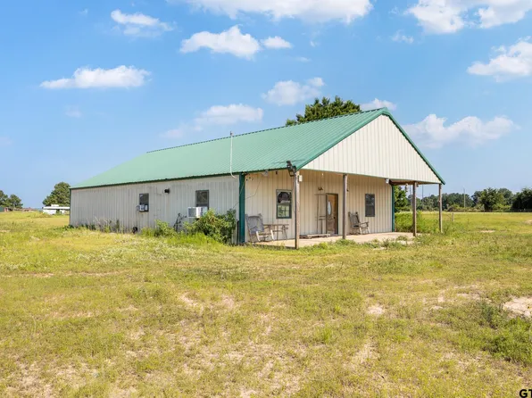 190 County Road 2310, Elkhart, TX 75839