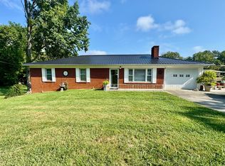 2691 Lakemoore Dr, Morristown, TN 37814