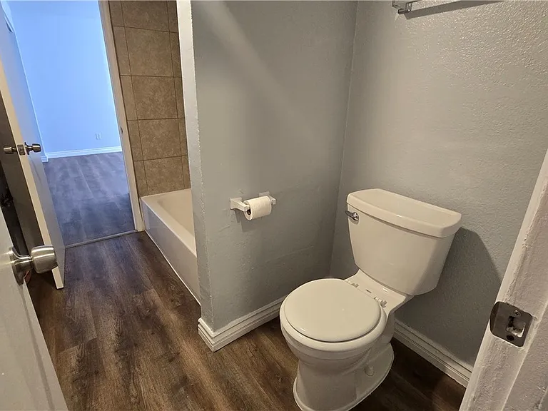 716 N 11th St #2 — Photo 15