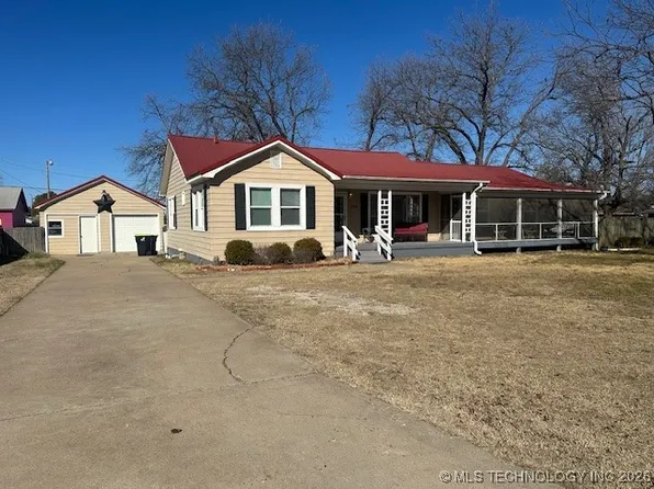 924 N Burns St, Holdenville, OK 74848