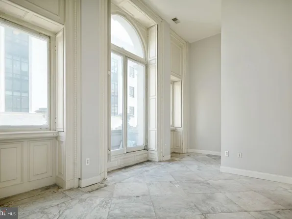 1001 Chestnut St #305E, Philadelphia, PA 19107