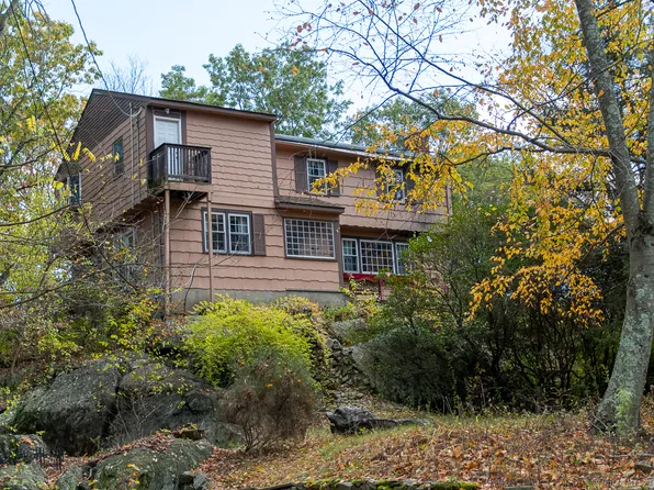 82 Kanungum Trail, Shelton, CT 06484