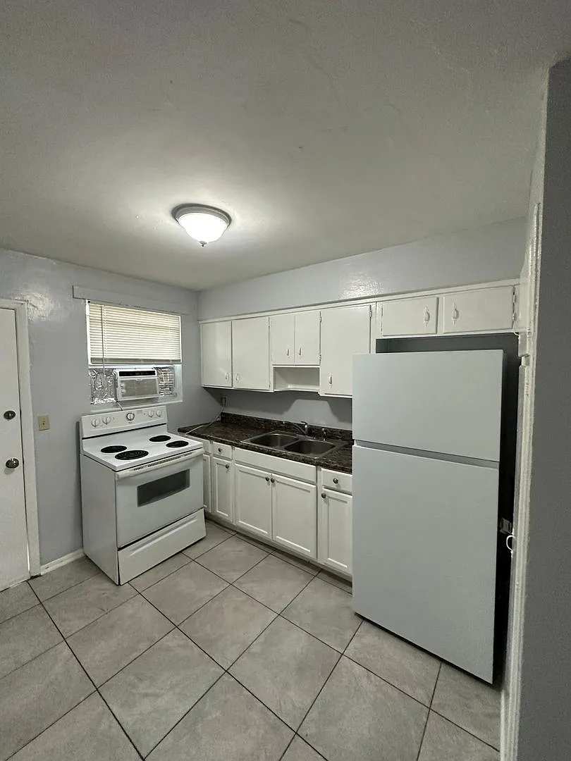 2020 Palafox St. — Photo 1