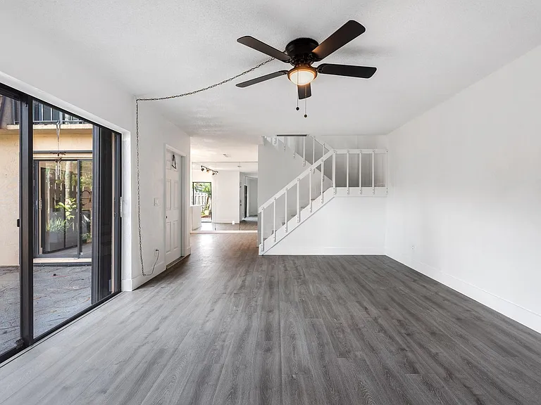 471 Kirk Rd #D — Photo 12