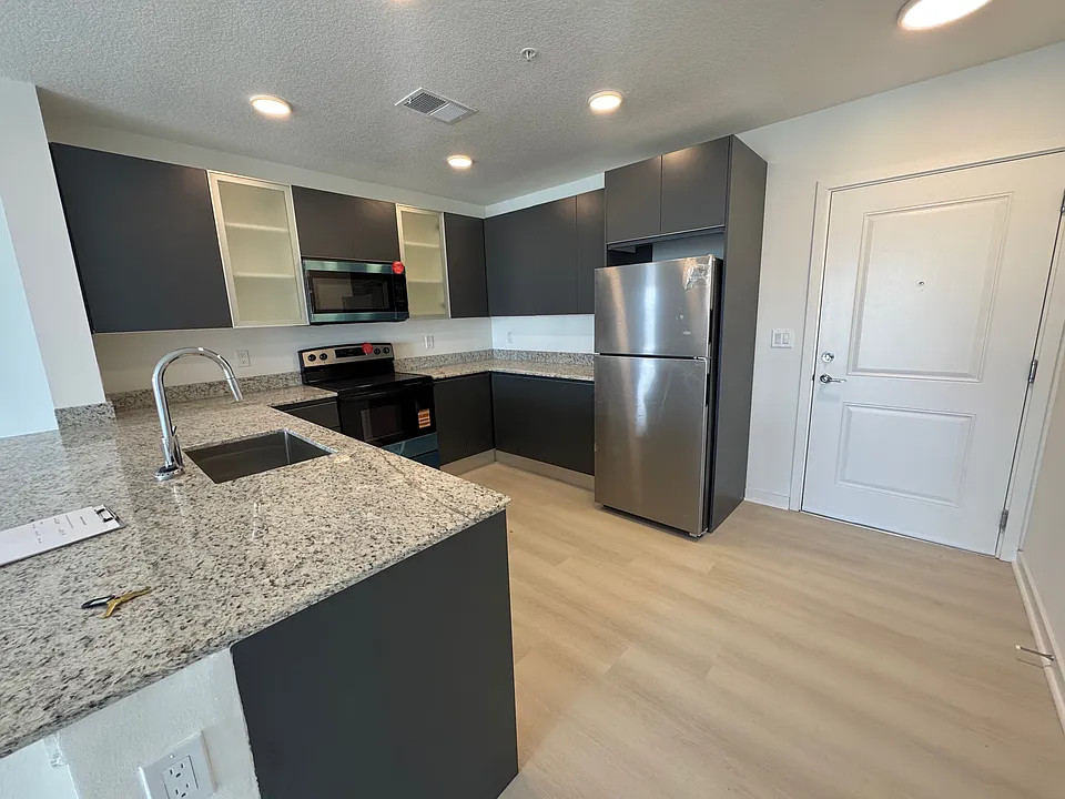 5563 Millenia Park Blvd #525