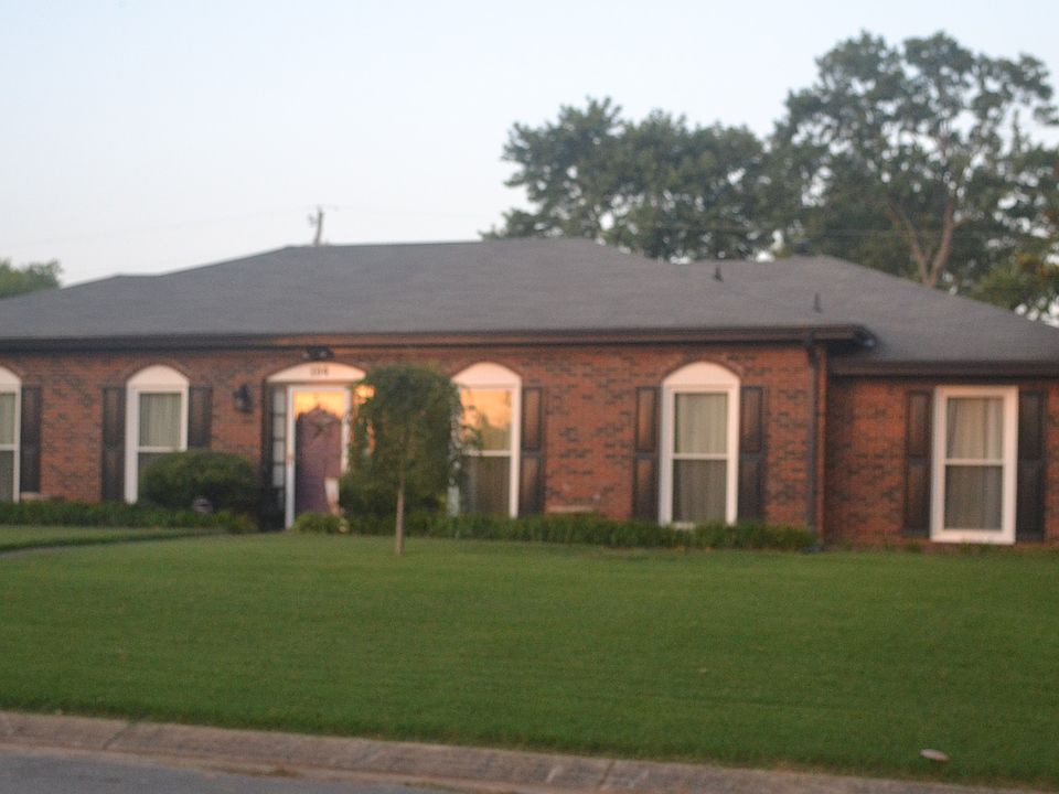 2nd image of 104 Shirley Dr