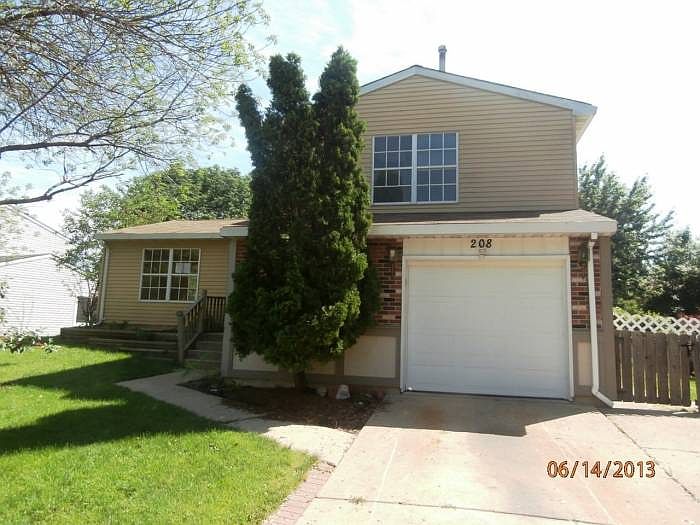 1st image of 208 Yellow Pine Dr