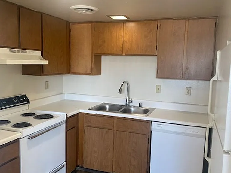 3900 El Potrero Ln #1 — Photo 5