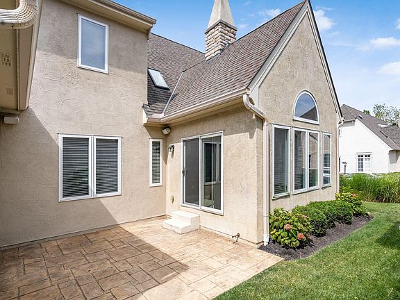 3rd image of 9776 Kingston Cir