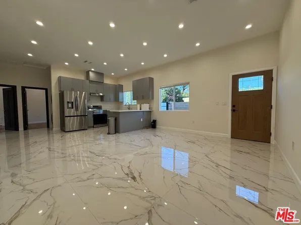 5822 Denny Ave, North Hollywood, CA 91601