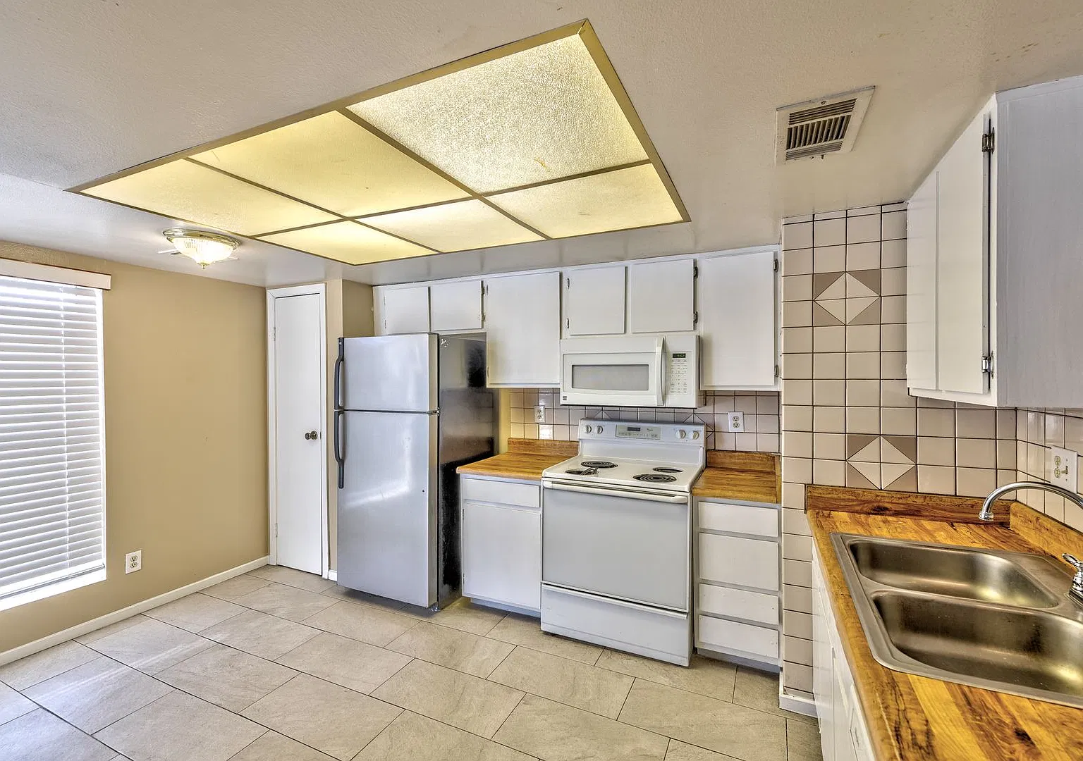 2981 Country Manor Lane #123, Las Vegas, NV 89115 — Photo 4