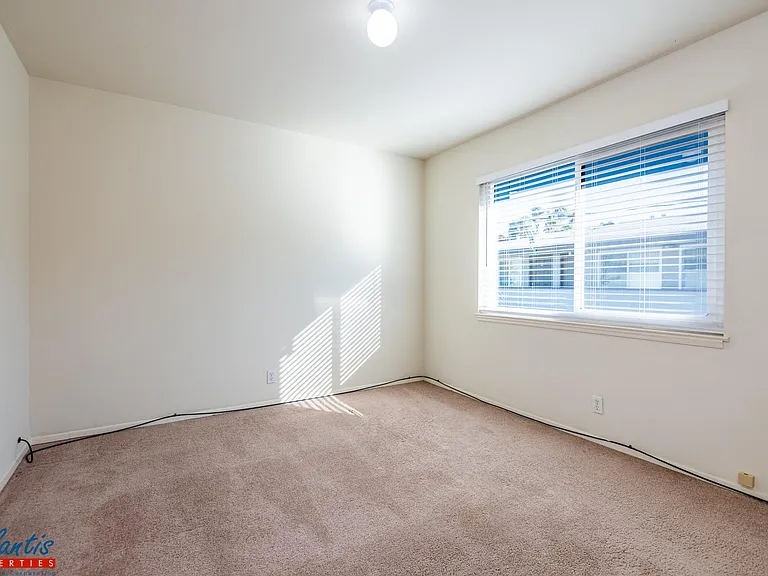 2386 Sutter Ave #6 — Photo 5