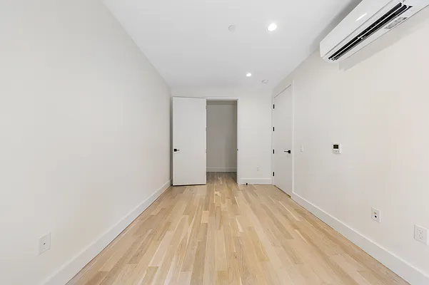 Rented by Nooklyn NYC LLC | media 37