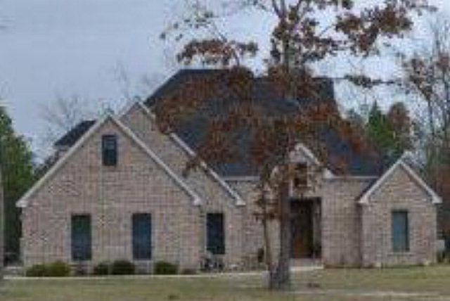 1st image of 124 Willow Oak Dr
