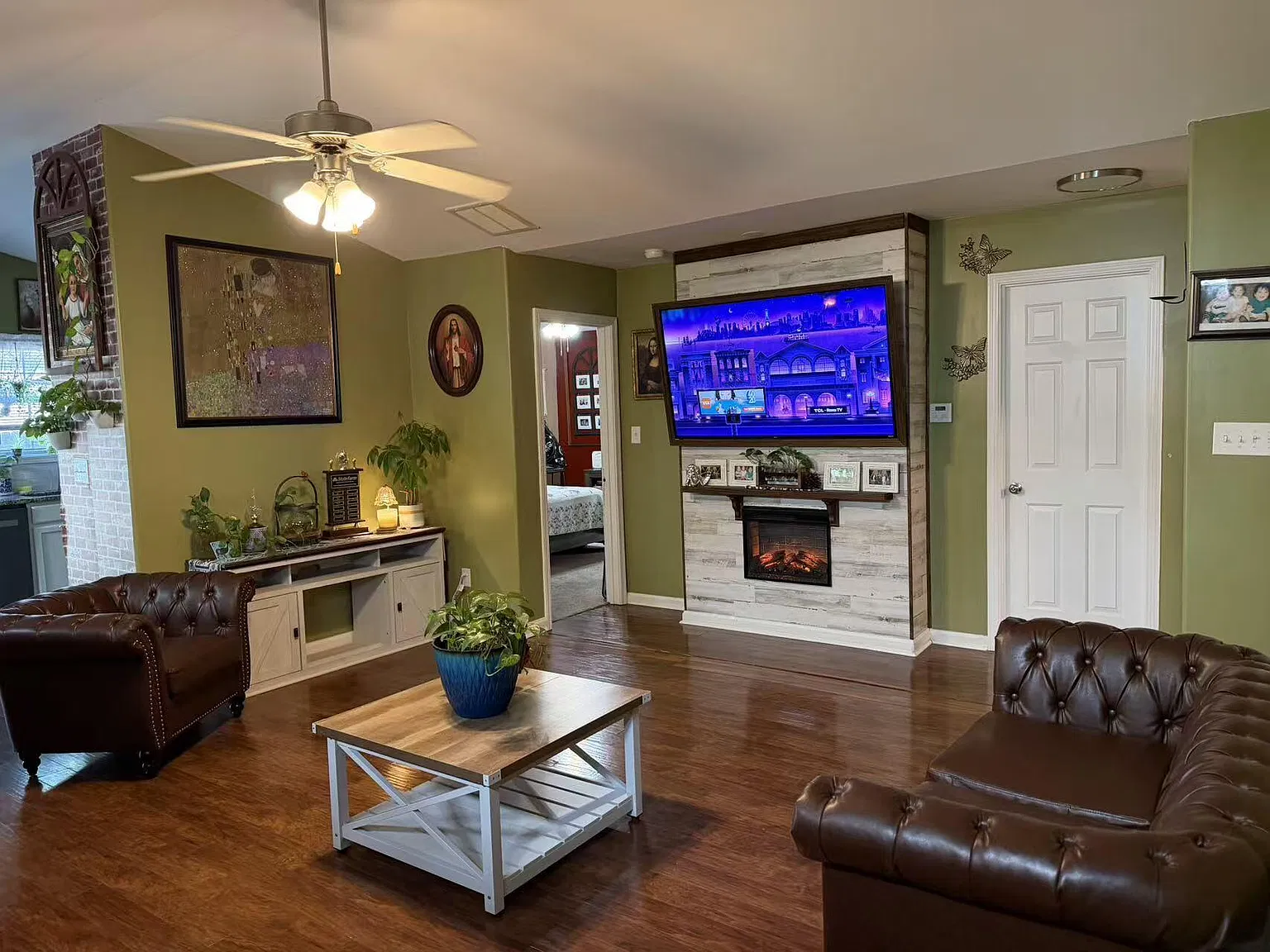 3 bed, 2.0 bath, 1086 sqft, $2,600 — Photo 4