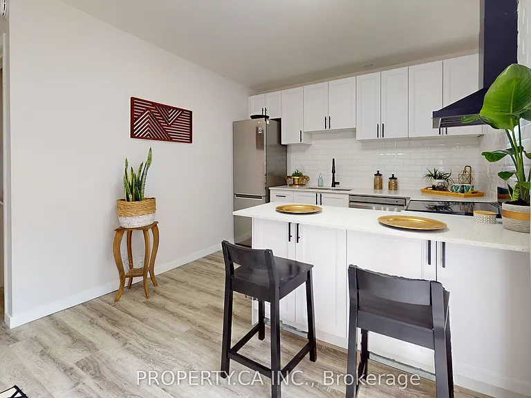 610 George St N #5 — Photo 20
