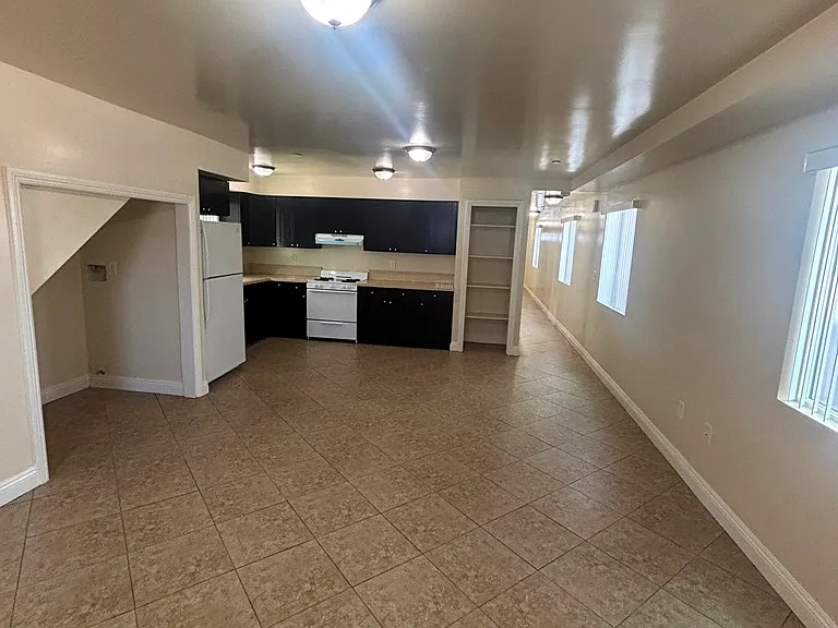 9029 S Avalon Blvd — Photo 3