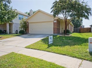 2804 Coyote Ridge Dr, Fort Worth, TX 76244