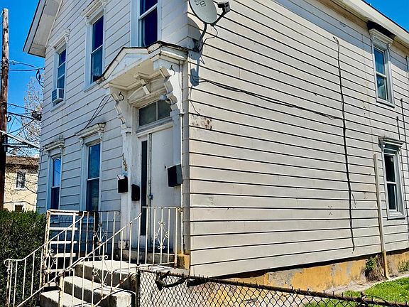4th image of 168 Throop Ave