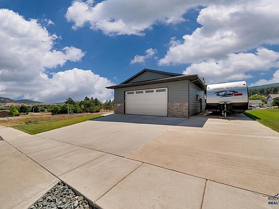2nd image of 2694 Meadows Dr