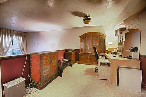 4th image of 22000 Collins St APT 3