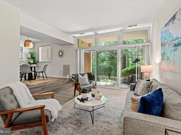 1671 Parkcrest Cir Suite 100, Reston, VA 20190