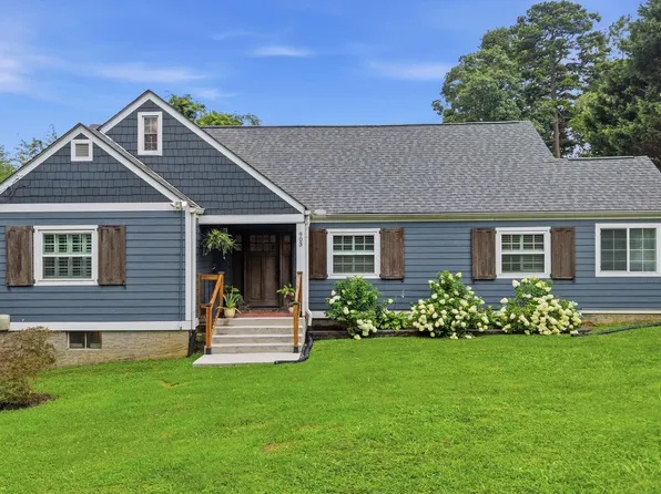 903 S Crest Rd, Chattanooga, TN 37404