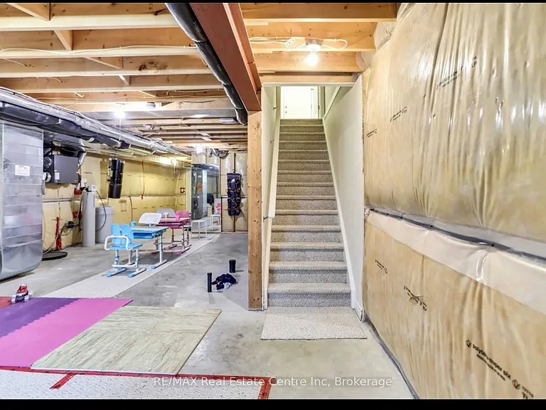 88 Mussen St — Photo 17