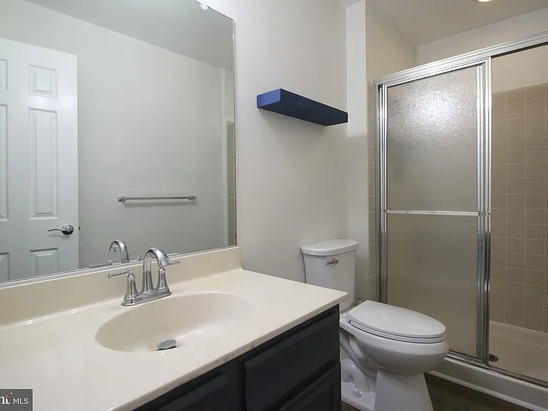 436 N Park Dr — Photo 13