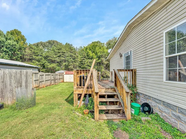 50 McDonald Rd, Wirtz, VA 24184