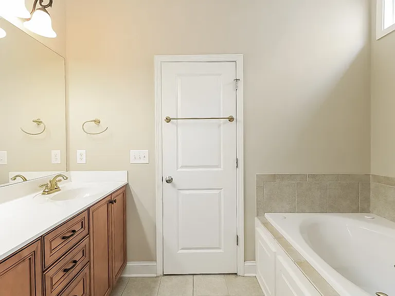 84 Denby Cir — Photo 11