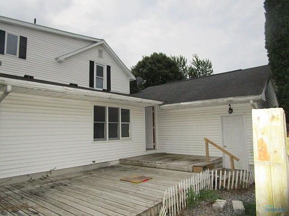2nd image of 112 Elm St
