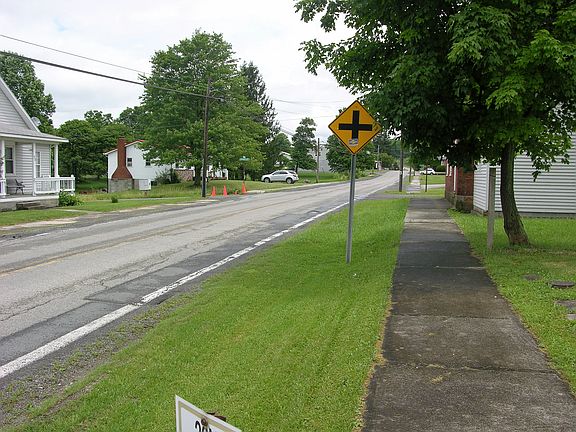 5th image of 105 W Main St