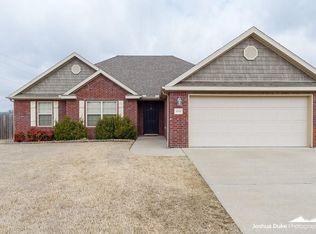 3000 SW Warberry Ave, Bentonville, AR 72713