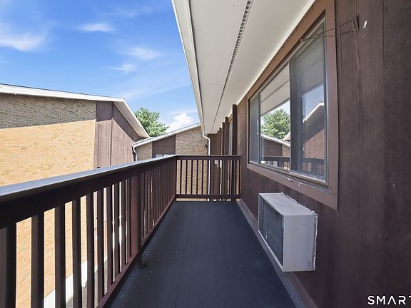 3rd image of 154 Cold Spring Road #80