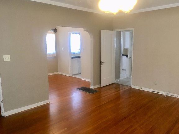2nd image of 4168 Hamilton St