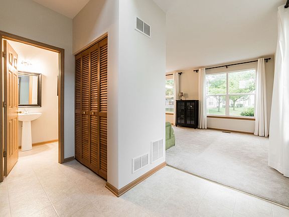 3rd image of 1524 Waterside Dr Unit 4