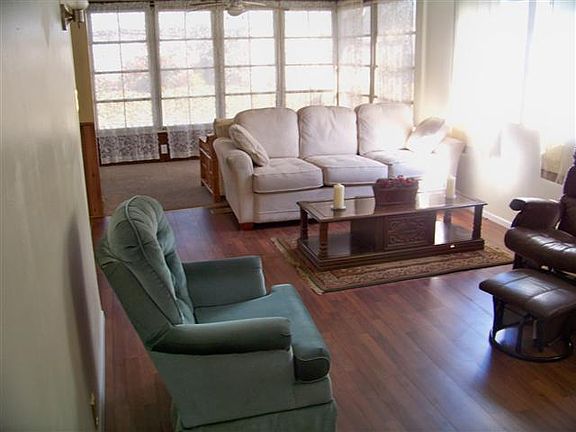 4th image of 58 Kent Dr