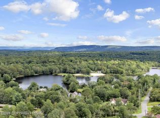 1658 Glade Dr, Long Pond, PA 18334