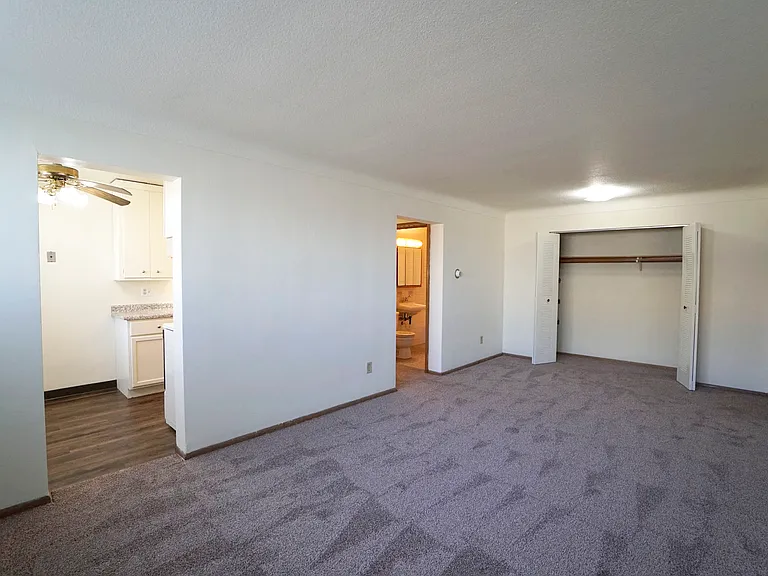 English Conway Place — Photo 7
